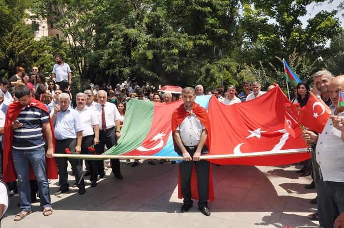 В Баку прошла акция в поддержку Турции – ФОТО - ВИДЕО